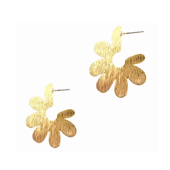 🍒3/$30 New Gold Botanical Earrings - Picture 2 of 2